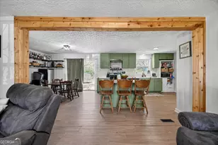 163 Grove St, Barnesville, GA 30204 - Photo 4