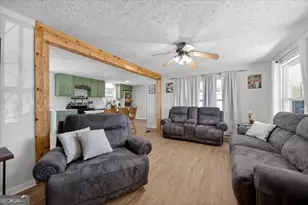 163 Grove St, Barnesville, GA 30204 - Photo 2