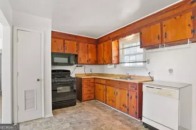 2444 E 39th Street, Savannah, GA 31404 - Photo 16