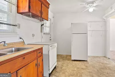 2444 E 39th Street, Savannah, GA 31404 - Photo 14