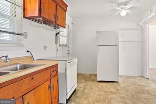 2444 E 39th St, Savannah, GA 31404 - Photo 14