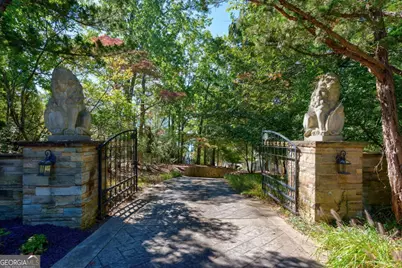6655 Sweetwater Point, Flowery Branch, GA 30542 - Photo 4