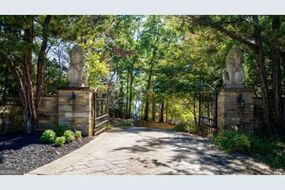 6655 Sweetwater Point, Flowery Branch, GA 30542 - Photo 2