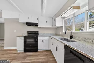 162 Brentwood Ln, Locust Grove, GA 30248 - Photo 2