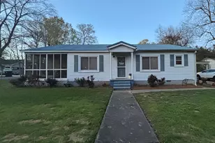 201 Vinson St, Byron, GA 31008 - Photo 1