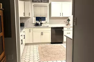 201 Vinson St, Byron, GA 31008 - Photo 6