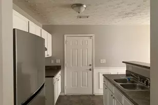 1147 Dunivin Dr, Jonesboro, GA 30238 - Photo 4