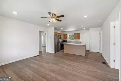 509 Carlton Avenue, Union Point, GA 30669 - Photo 6