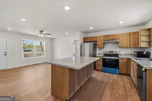 509 Carlton Ave, Union Point, GA 30669 - Photo 12