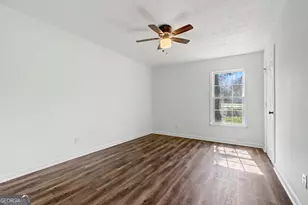 608 S Jeff Davis Dr, Fayetteville, GA 30215 - Photo 16