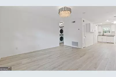 3510 Roswell Road NW #APT C2, Atlanta, GA 30305 - Photo 6