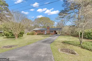 355 Circle Dr, Fayetteville, GA 30214 - Photo 2