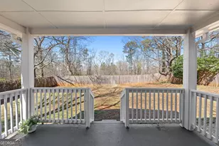 155 Bear Run Ct, Chattahoochee Hills, GA 30268 - Photo 4