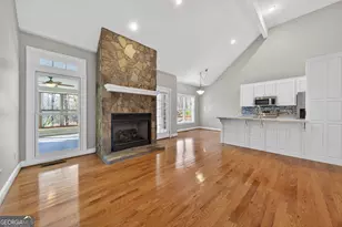 390 Lake Pl Dr, Lavonia, GA 30553 - Photo 10