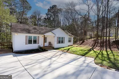 3710 Rambling Woods Drive, Loganville, GA 30052 - Photo 2