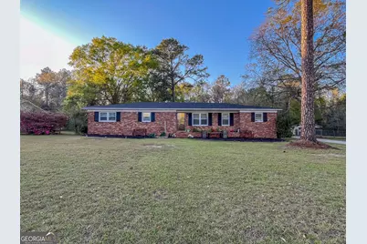 218 Pinehurst Drive, Dublin, GA 31021 - Photo 1
