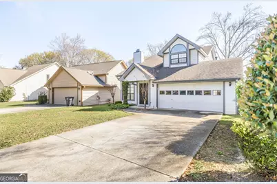 104 Pebblebrook East, Warner Robins, GA 31088 - Photo 1