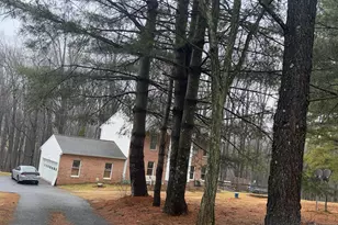 3687 Southglenn Dr, Reisterstown, MD 21136 - Photo 2