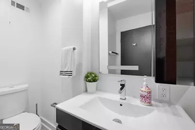 1250 Breuer Mews, Atlanta, GA 30318 - Photo 20