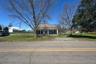 186 Calhoun St, Fairmount, GA 30139 - Photo 1