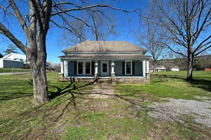 186 Calhoun St, Fairmount, GA 30139 - Photo 2