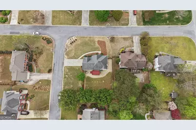 930 Cedar Bluff Trail SW, Lilburn, GA 30047 - Photo 2
