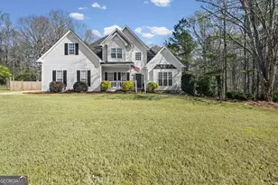 136 Chesterfield Dr, Newnan, GA 30265 - Photo 2