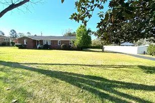 555 Jordan Ln, Swainsboro, GA 30401 - Photo 2