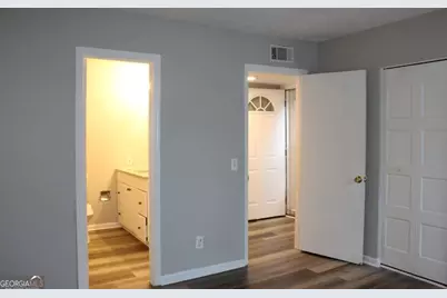 1010 Mariners Court, Stone Mountain, GA 30083 - Photo 16