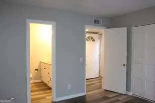 1010 Mariners Ct, Stone Mountain, GA 30083 - Photo 16