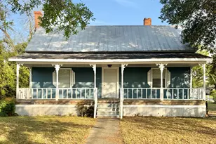 205 E Brumby Ave, Reidsville, GA 30453 - Photo 1