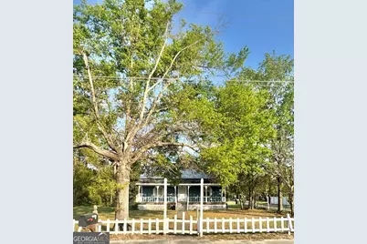 205 E Brumby Avenue, Reidsville, GA 30453 - Photo 4