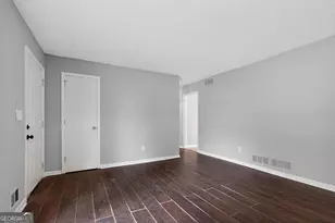 6925 Kimberland Gardens Ln, Lithonia, GA 30058 - Photo 4