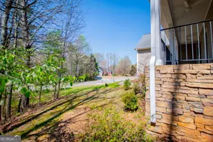 203 Central Heights Dr, Carrollton, GA 30116 - Photo 4