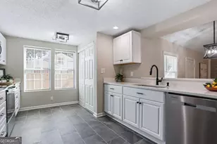 3127 Gilbert St, Savannah, GA 31404 - Photo 14