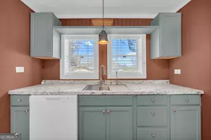 288 S Broad St, Toccoa, GA 30577 - Photo 22