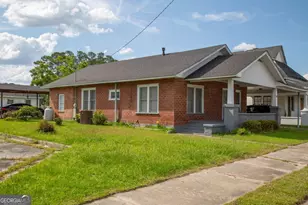 18 S Thomas St, Baxley, GA 31513 - Photo 1