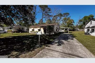 1021 Pearl Avenue S, Douglas, GA 31533 - Photo 1
