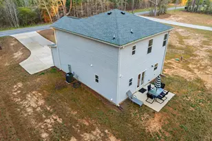 634 Grove St, Barnesville, GA 30204 - Photo 6