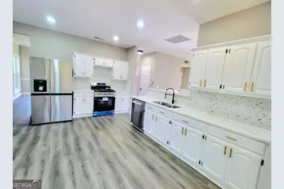 2081 Hunters Ridge Drive, Lawrenceville, GA 30044 - Photo 10