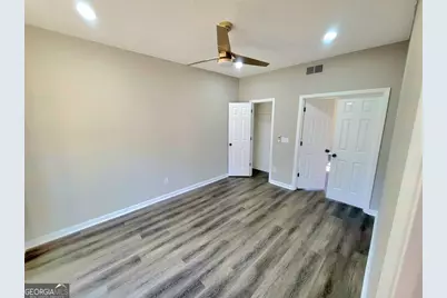 2081 Hunters Ridge Drive, Lawrenceville, GA 30044 - Photo 18