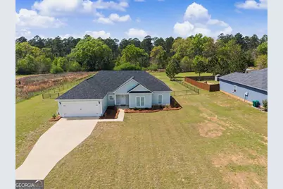 128 Scarlet Way, Leesburg, GA 31763 - Photo 2