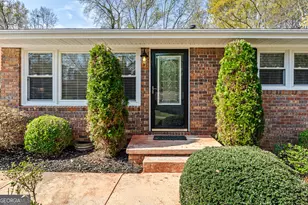 74 Briarwood Dr, Toccoa, GA 30577 - Photo 2