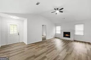 613 Windsor Dr, Conyers, GA 30094 - Photo 4