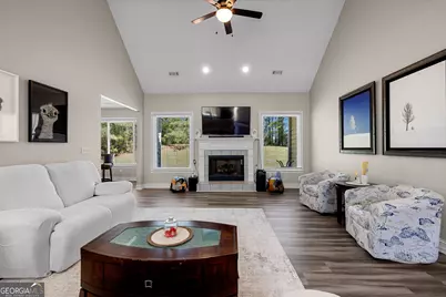 299 Woodlake Drive, Newnan, GA 30265 - Photo 4