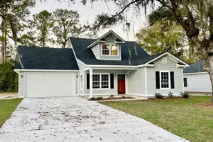 1016 Pine St, Darien, GA 31305 - Photo 2