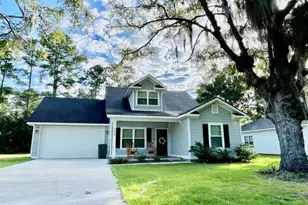 1016 Pine St, Darien, GA 31305 - Photo 1