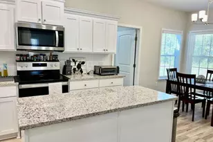1016 Pine St, Darien, GA 31305 - Photo 10