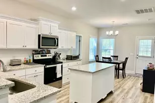 1016 Pine St, Darien, GA 31305 - Photo 8