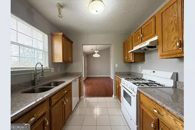 5609 Eagles Feather Lane, Riverdale, GA 30274 - Photo 8